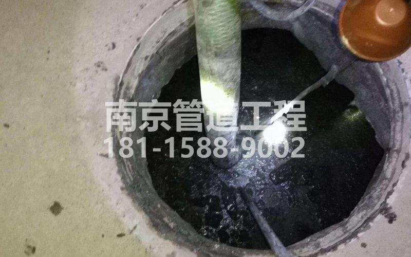 216亚东清理化粪池