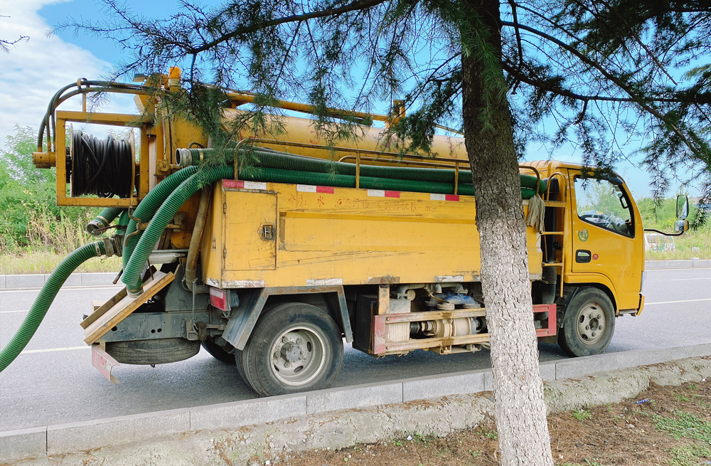 亚东清洗抽粪车