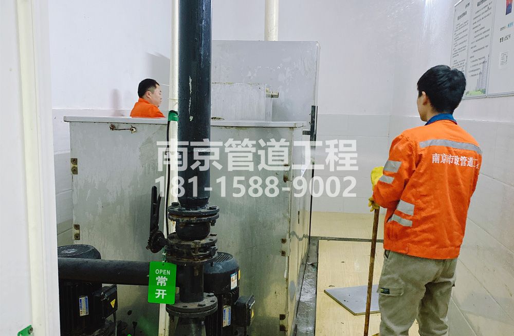 302亚东隔油设备清洗